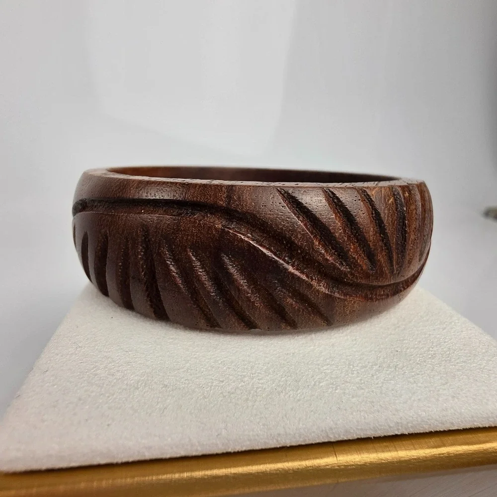 Carved Wood Bangle Bracelet Chunky Sunburst Scalloped Edge Vintage